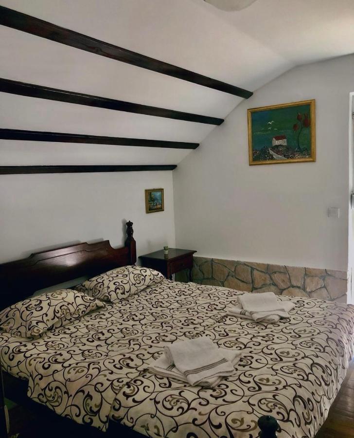 Vikendica,Bungalovi Lipska Pecina Cetinje Exterior foto